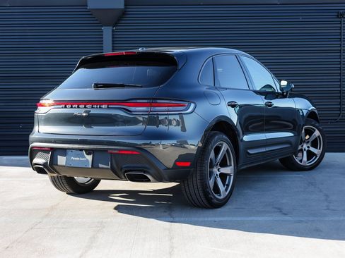 Certified 2025 Porsche Macan image 7