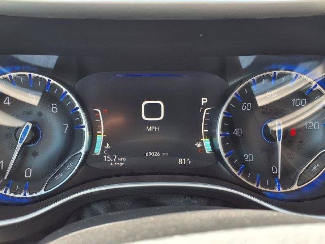 Used 2024 Chrysler Pacifica Touring-L FWD image 38