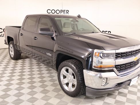 Used 2018 Chevrolet Silverado 1500 LT w/ LT Eassist Package AWD/4WD image 1