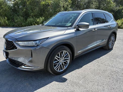 Used 2024 Acura MDX SH-AWD w/ Advance Package image 3