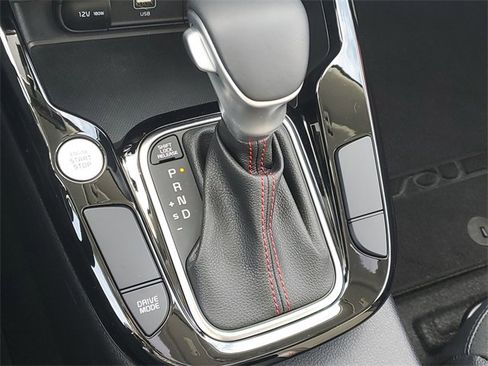 Certified 2025 Kia Soul GT-Line image 28