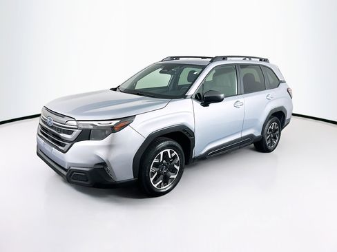 Used 2025 Subaru Forester Premium AWD/4WD image 3