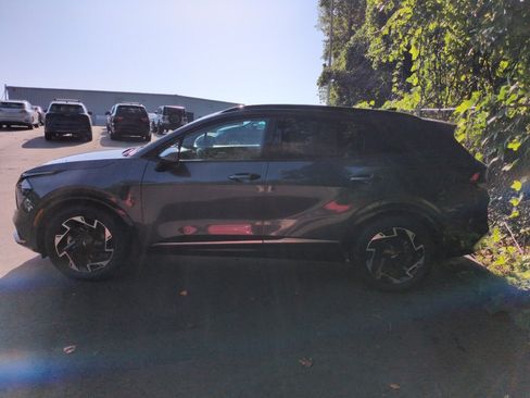 Used 2023 Kia Sportage SX FWD image 3
