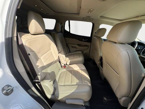 Used 2019 GMC Acadia Denali w/ Technology Package AWD/4WD image 9