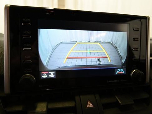 Used 2019 Toyota RAV4 XLE image 6