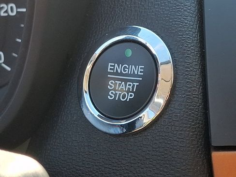 Used 2021 Ford EcoSport SE w/ SE Convenience Package image 24