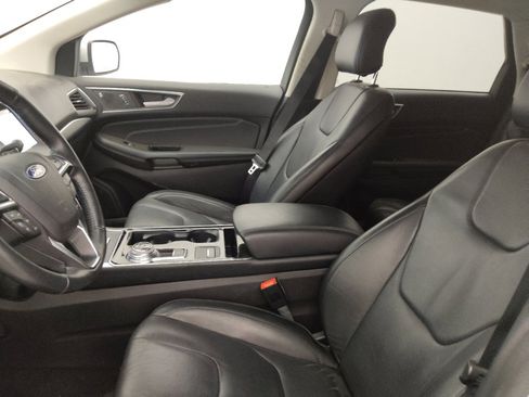 Used 2019 Ford Edge Titanium image 17