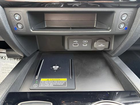 Used 2024 Honda Passport Black Edition image 29