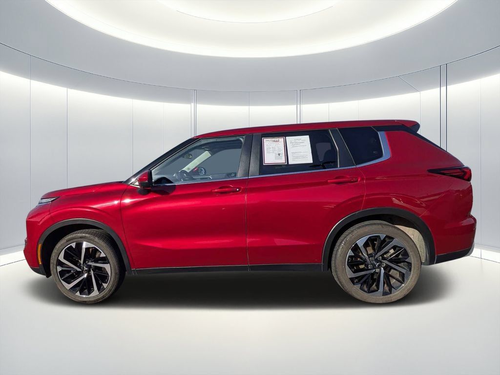 Used 2023 Mitsubishi Outlander SE FWD image 5