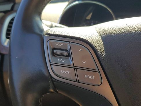 Used 2017 Hyundai Santa Fe Limited image 24