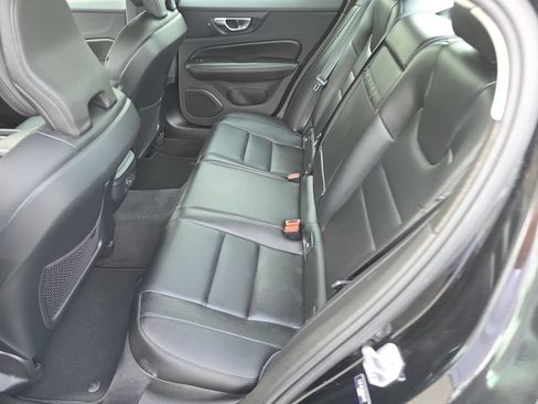 Certified 2022 Volvo S60 B5 Momentum w/ Protection Package Premier AWD/4WD image 10