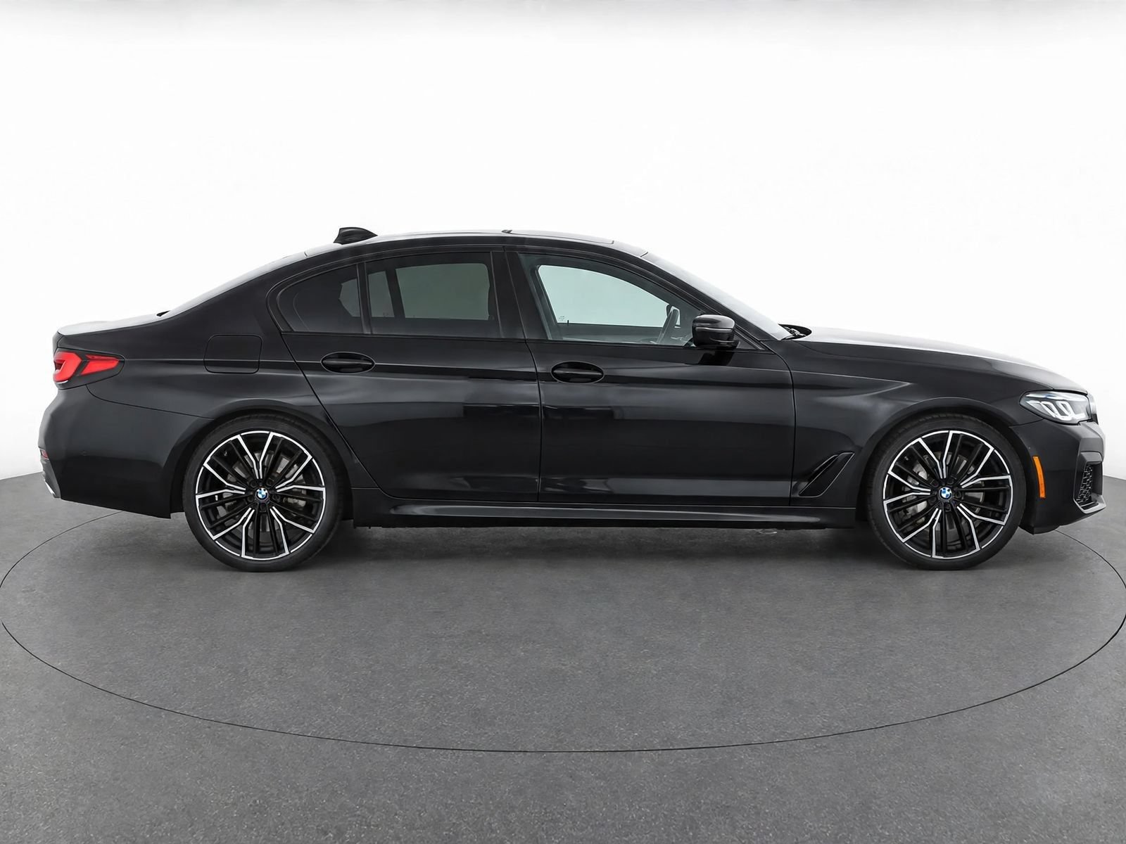 Used 2022 BMW 540i w/ Executive Package RWD image 4