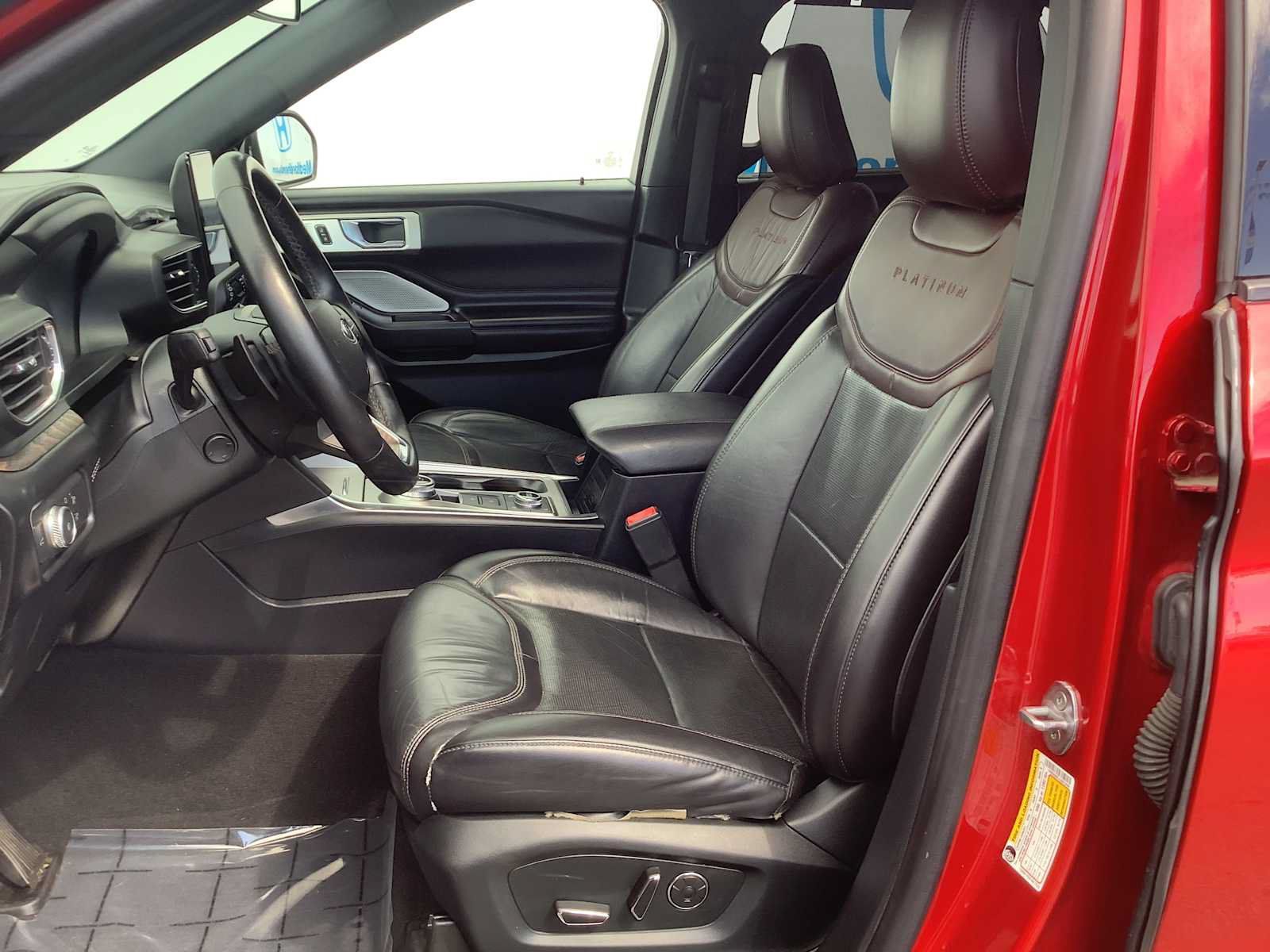 Used 2020 Ford Explorer Platinum w/ Premium Technology Package AWD/4WD image 11