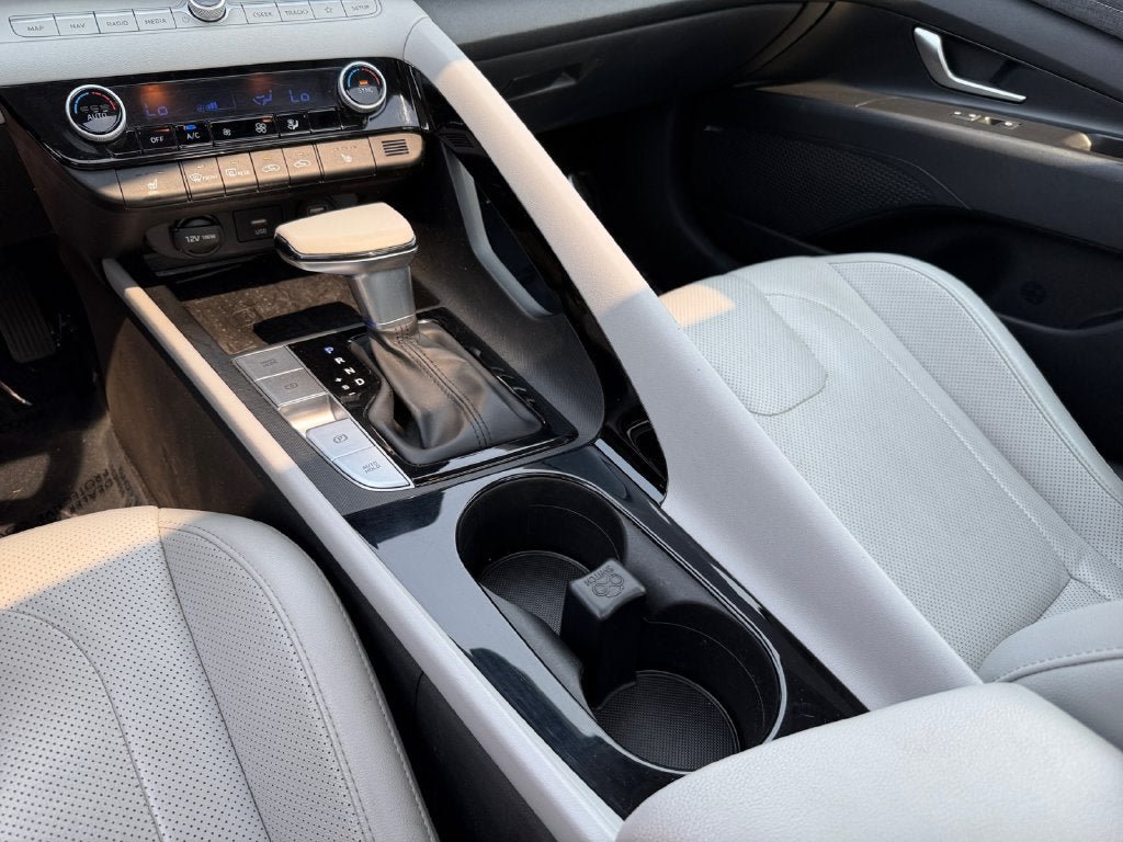 Used 2021 Hyundai Elantra Limited FWD image 19