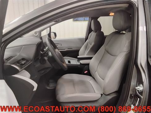 Used 2026 Toyota Sienna XLE AWD/4WD image 10