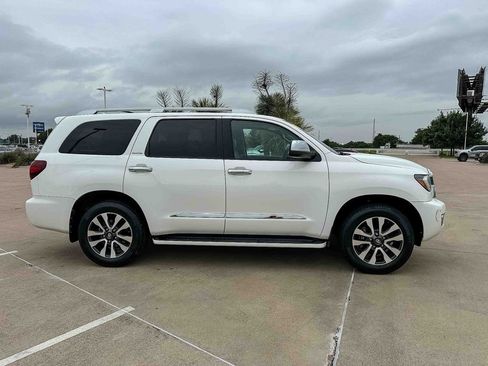 Used 2018 Toyota Sequoia Limited w/ Safety & Convenience Package RWD image 2