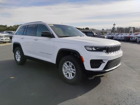 New 2025 Jeep Grand Cherokee Laredo w/ Trailer Tow Package image 3
