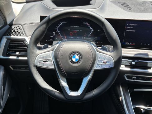 Used 2025 BMW X7 xDrive40i w/ Premium Package AWD/4WD image 18