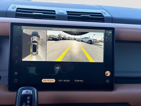 Used 2023 Land Rover Defender 130 X-Dynamic SE image 35