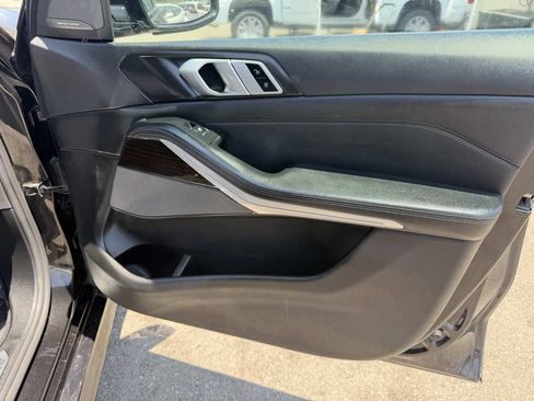 Used 2019 BMW X5 xDrive40i w/ M Sport Package AWD/4WD image 18