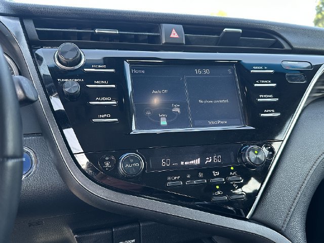 Used 2018 Toyota Camry XLE FWD image 29