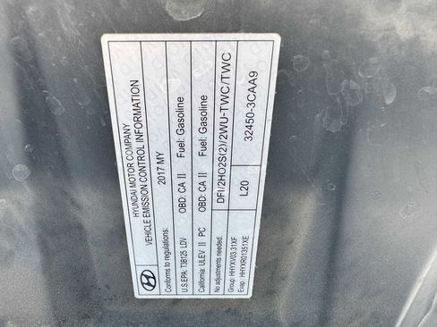 Used 2017 Hyundai Santa Fe Limited w/ Cargo Package FWD image 19