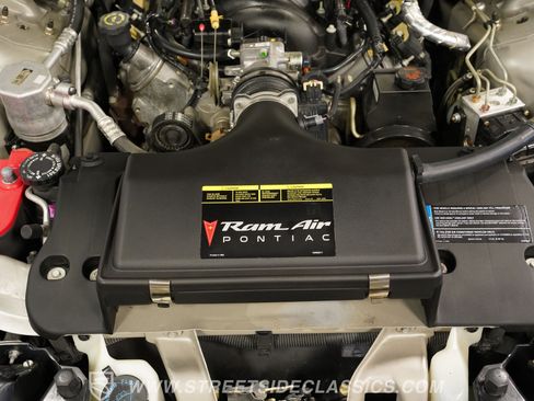 Used 2001 Pontiac Firebird Trans Am RWD image 35