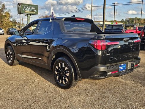 Certified 2025 Hyundai Santa Cruz SE image 6