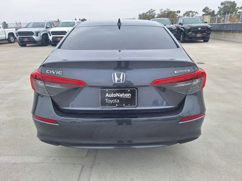 Used 2022 Honda Civic Touring image 6