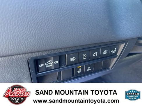 Used 2023 Toyota Tundra Limited image 14