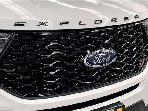Used 2024 Ford Explorer ST w/ Technology Package image 35