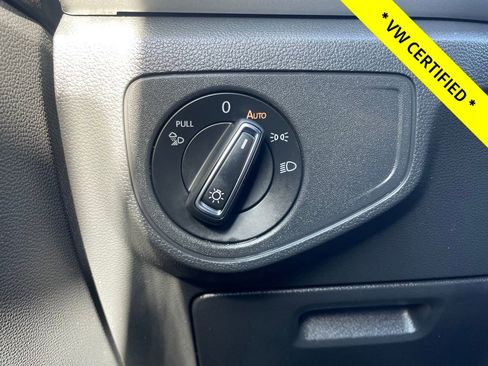 Used 2023 Volkswagen Atlas Cross Sport SE image 25