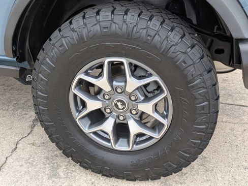 Used 2021 Ford Bronco Badlands image 9