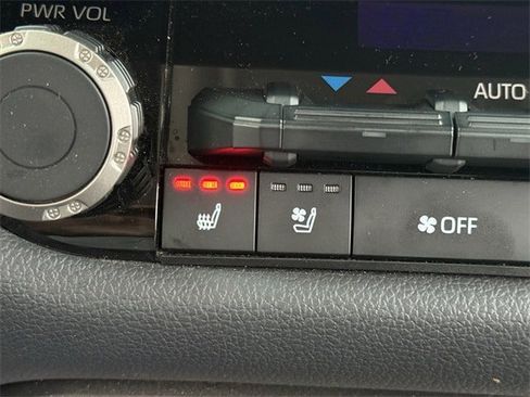 Used 2024 Toyota Tundra Limited image 24