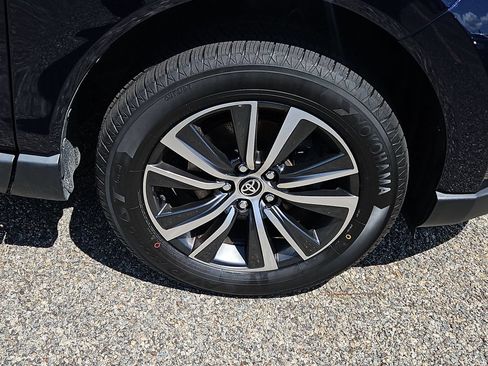 Used 2021 Toyota Venza LE w/ Carpet Mat Package (TMS) AWD/4WD image 10