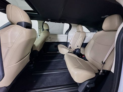 Used 2024 Toyota Sienna XLE image 23