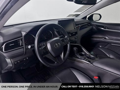 Used 2022 Toyota Camry XSE image 9