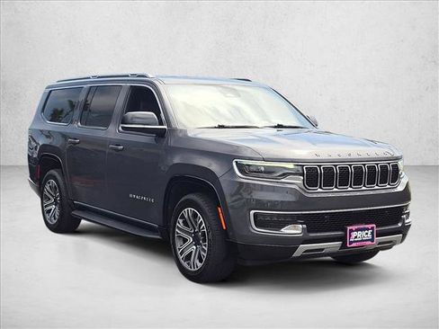 Used 2024 Jeep Wagoneer L Series II w/ Flexible Seating Group AWD/4WD image 3