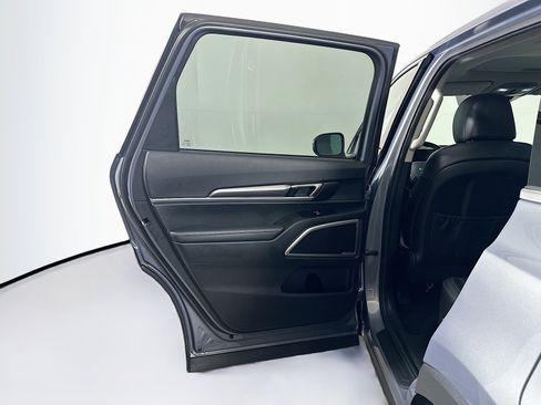 Used 2025 Kia Telluride S FWD image 27