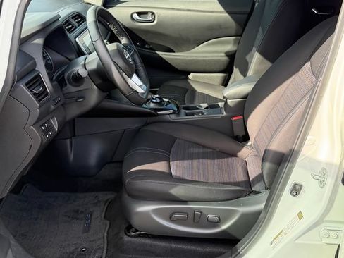 Certified 2025 Nissan Leaf SV Plus FWD image 21