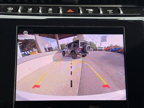 New 2025 Jeep Grand Cherokee Altitude image 15