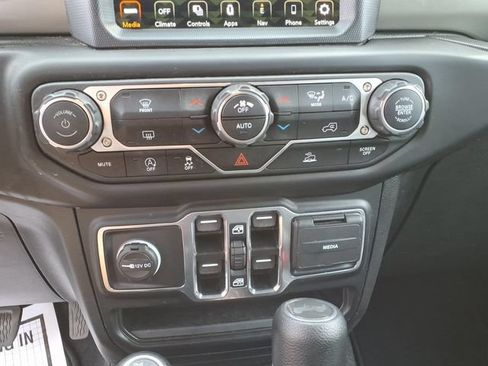 Used 2022 Jeep Wrangler Unlimited Sport w/ Sun And Sound Package AWD/4WD image 24