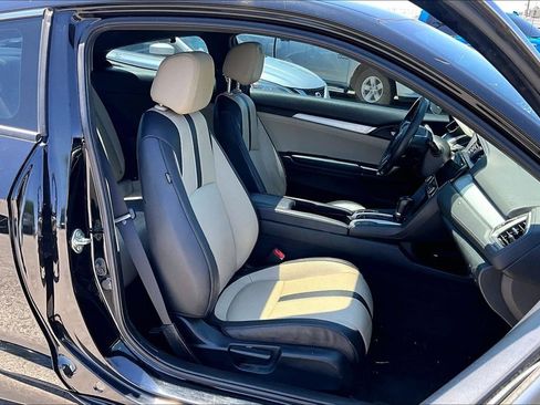 Used 2017 Honda Civic Touring image 9