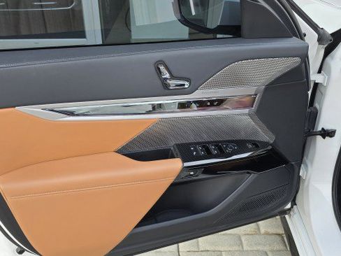 Certified 2023 BMW 740i image 16