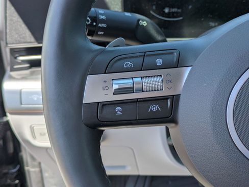Used 2024 Hyundai Kona Limited AWD/4WD image 17