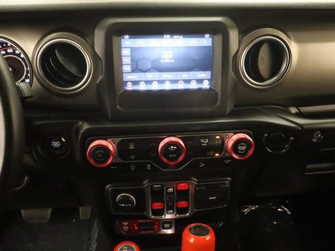 Used 2019 Jeep Wrangler Unlimited Rubicon AWD/4WD image 10