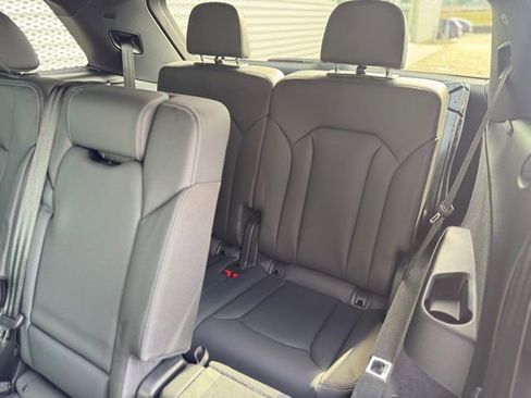 Used 2025 Audi Q7 2.0T Premium Plus w/ Premium Plus Package image 11