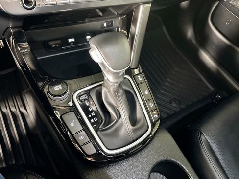 Certified 2025 Kia Seltos SX image 19