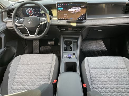 Used 2025 Volkswagen Tiguan S image 14