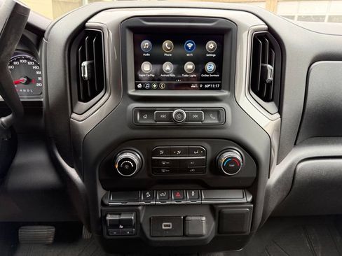 Used 2019 Chevrolet Silverado 1500 Custom Trail Boss w/ Custom Convenience Package AWD/4WD image 7